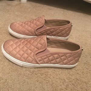 Almost new Steve Madden Slip Ons. Very cute!!